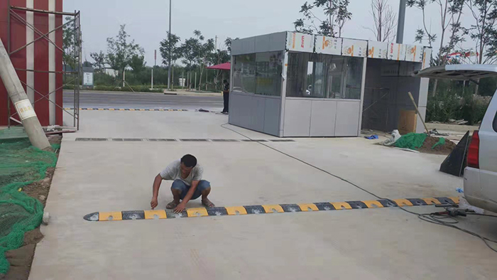 减速带安装