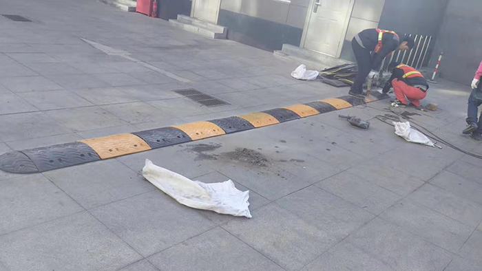 减速带安装