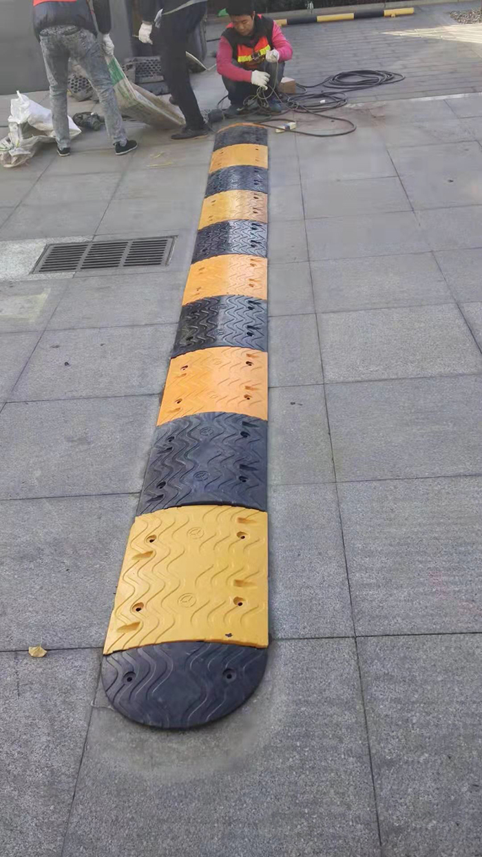 减速带安装